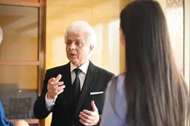 中欧新能源汽车产业深化合作图片