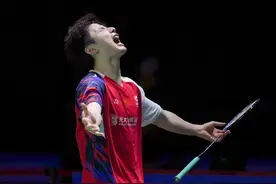 南通名将石宇奇首次登顶羽毛球男单世界第一图片