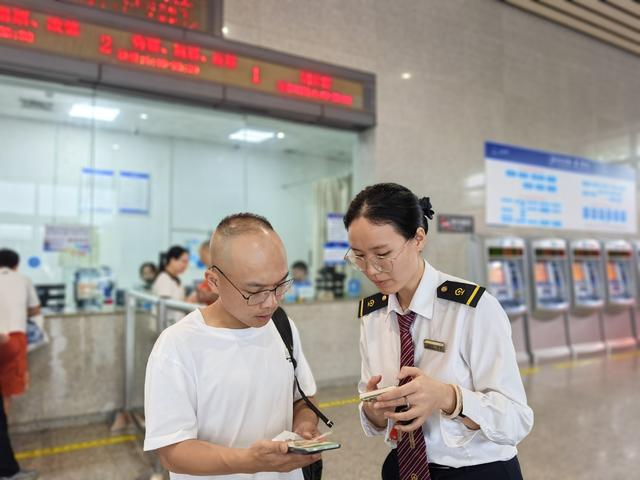 滚动｜台风到来惠州5县区暴雨预警，多趟列车停运