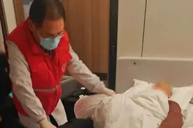 警报声响起！有人出现精神异常，刚下班的他火速赶往事发地图片
