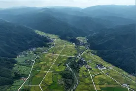 一颗羽毛球改变中国西南深山小县城图片