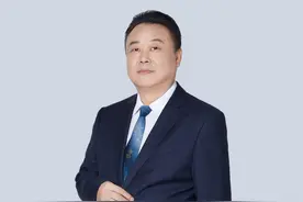 南财对话丨深圳能源集团党委书记、董事长李英峰：抓住能源变革机遇，构建安全、经济、灵活、低碳的电力系统图片