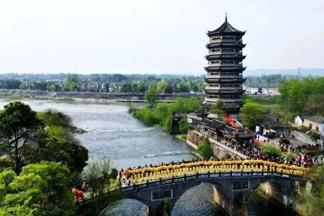 8天长假即将来临，成都这些地方要火！
