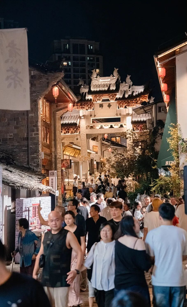 潮爆了！莲都这个街区带你穿越民国