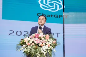 开学致辞 | 杭州英特外国语学校中学部校长龚姚东：在数字洪流中锚定教育的灵魂图片