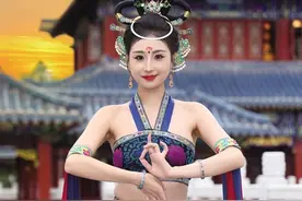 从敦煌壁画飞出的文化友好使者——访飞天如意扮演者刘锐图片