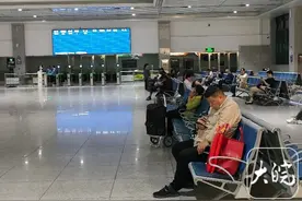 铁路蚌埠站国庆当天客流平稳图片
