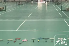 “羽毛球热”持续升温 记者实探合肥市场：球和球拍纷纷涨价，球馆需提前预约图片
