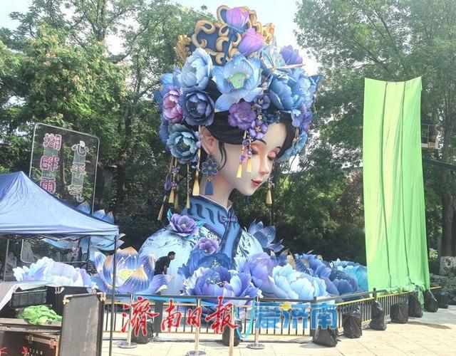 “湖畔雨荷2.0”计划于今晚正式与市民游客见面