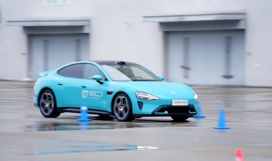 雷军，怒了！刚刚连发多条微博