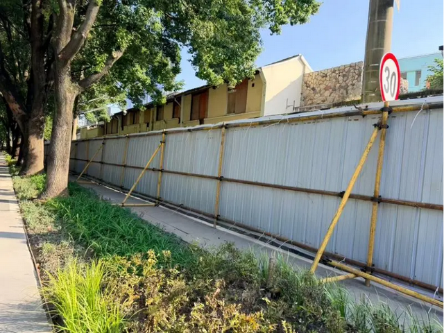 上海市中心又一公园拆除围墙！内藏明城墙和宝藏机位！怎么还有个“灶披间”？