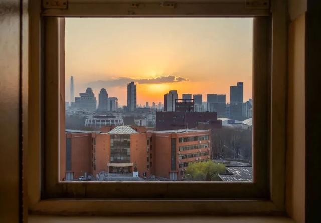 推开南开的窗，你会看到——