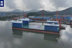 全球最大江海两用半潜驳船今天交付投用图片