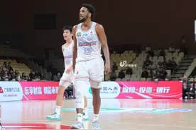 盖利36+8+8，山东高速男篮99-94客场拿下江苏肯帝亚图片