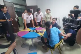 黄日华何家劲来博山了！香港明星足球队做的这件事令人感动图片