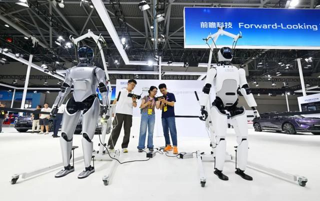 2025世界智能产业博览会今日开幕 新韵重庆邀你共赴“数智之约”