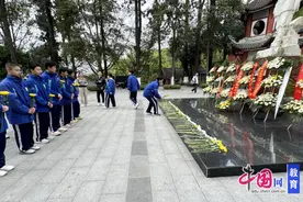 缅怀先烈，传承红色精神 宜宾八中上好“行走的思政课”图片