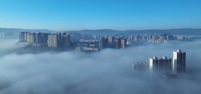 盘州多地出现壮丽云海景观
