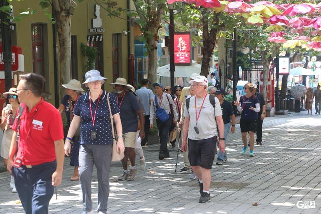 青岛历史城区“圈粉”老外：一砖一景皆风情