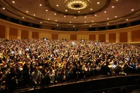 关注新媒介，重拾戏曲艺术日常娱乐使命｜评论图片