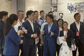 台北代表团参访上图东馆，蒋万安：这里也太享受了吧图片