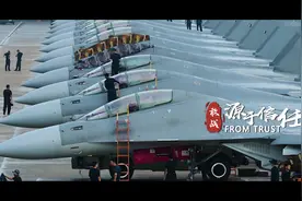 中国空军不惧一切来犯之敌！庆祝空军成立74周年双语短片重磅发布图片