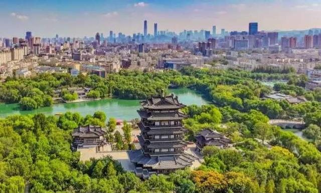 全国机器人赶至济南华山论剑，济南四道硬菜尽地主之谊