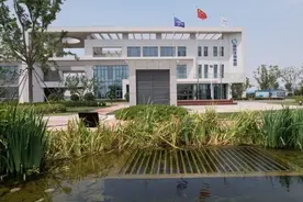 地下处理污水地上建公园，济南起步区打造绿色生态水厂图片