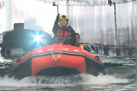 水上砺尖兵 “隧道”救群众 “应急使命·2024”演习顺利举行图片