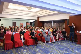 老有所依｜70岁做“团长”、赴海外游学：新型老年旅游来了图片