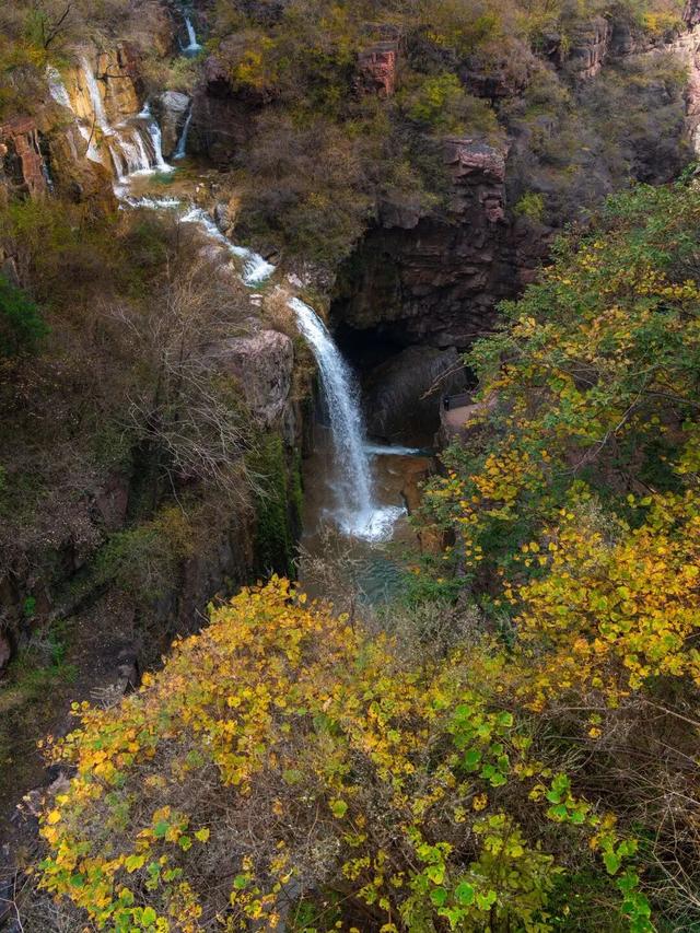 很少用“震撼”形容一座山！
