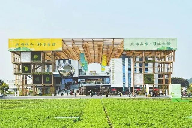 “繁华百里·山水画廊”为“公园城市·幸福成都”注入彭派动能