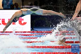 游泳世锦赛丨中国队获得男女4X100米混合泳接力决赛亚军图片