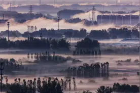 绝美！北京朝霞遇到平流雾 中式意境美学具象化了图片