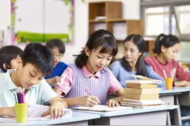 杨威女儿在家上学引争议！专家：可能违法，还有诸多弊端图片