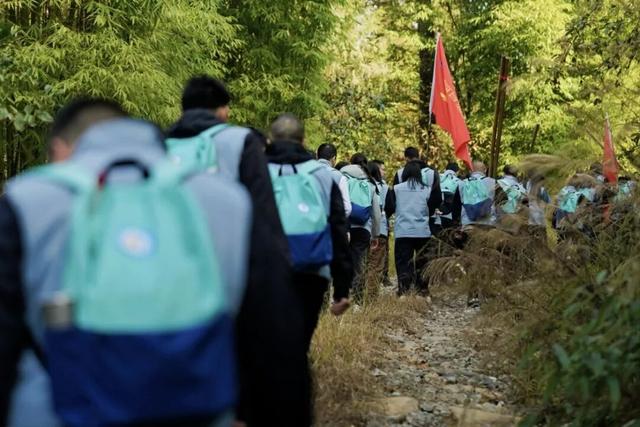 十二载初心不改，巴中青年再踏“重走红军路”征程