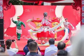 江岸区街头文化艺术节：传承经典 展现戏曲之美图片