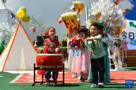 多彩活动迎“六一”图片