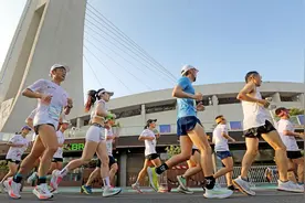 请客吃饭不如呼朋唤友一起畅快流汗！运动过年，这些体育场馆免费开放图片