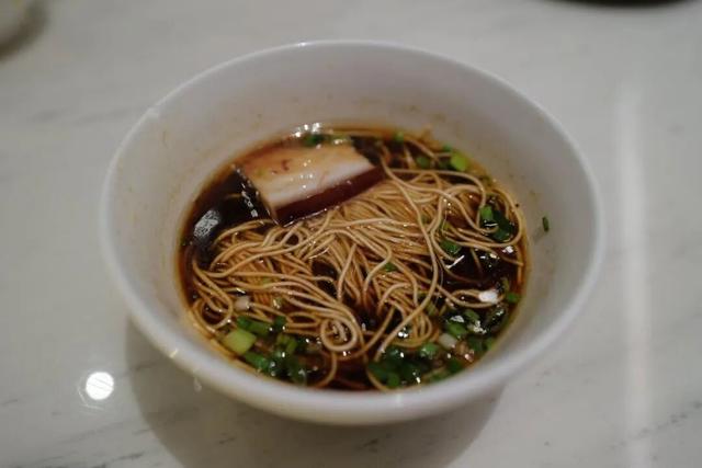 洲际行政酒廊的天花板，是这家？