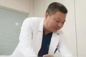 杭州28岁小伙，一觉醒来，脖子不能动了！有医院，一天接诊10多位患者图片