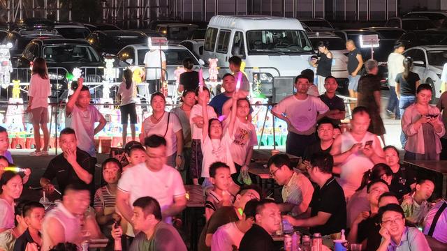 “苏超”赛季，如东“鲜”声夺人——消费场景不断上新，“情绪价值”拉满