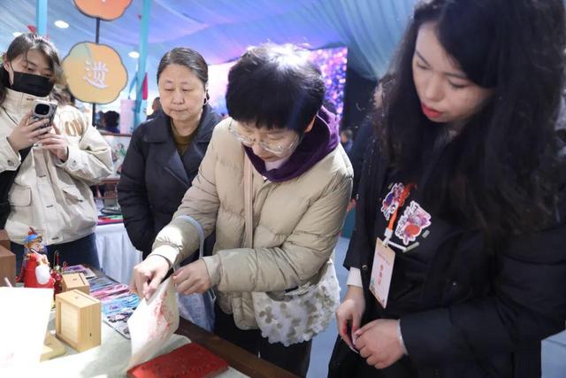 北京人赶“德阳集” 好吃好耍好安逸