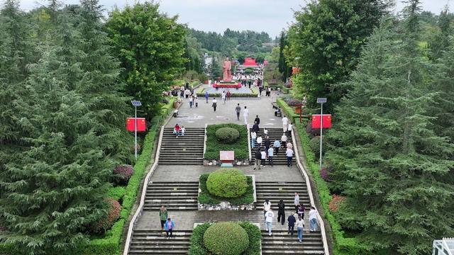 国庆中秋假期首日 四川乐至文旅“红”“绿”交融