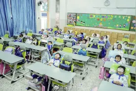 深圳近30万中小学生实现躺着午休图片
