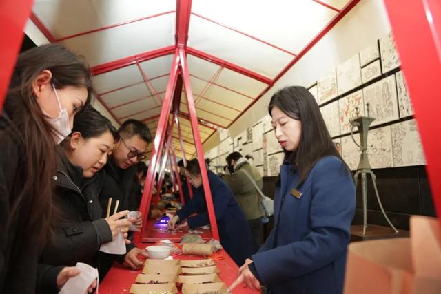 直击 || 银川韩美林艺术馆十周年再出发暨2026丙午生肖特展今日启幕