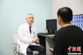 专家：自身修复能力下降  中老年人群更易罹患腰椎间盘突出症图片