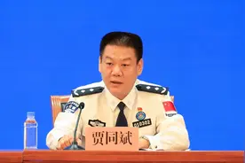 便利持证人，新版外国人永居证可线上办理消费出行等事项图片
