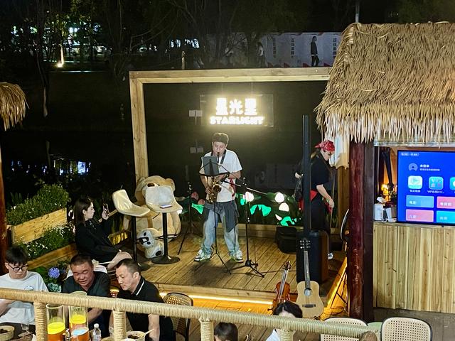 这个暑期，在黔西南兴义解锁“白+黑”玩法