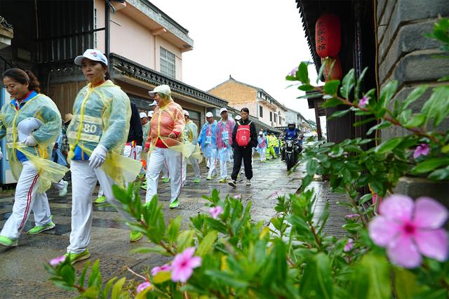 健步打卡老家莫沟 晋豫800人燃动4A乡村